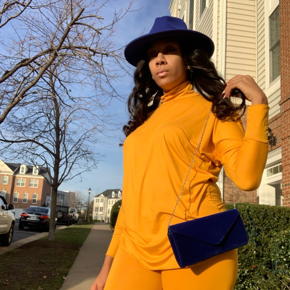 Mustard 2 piece Set. Stretch to fit your body. Soft & comfortable .
